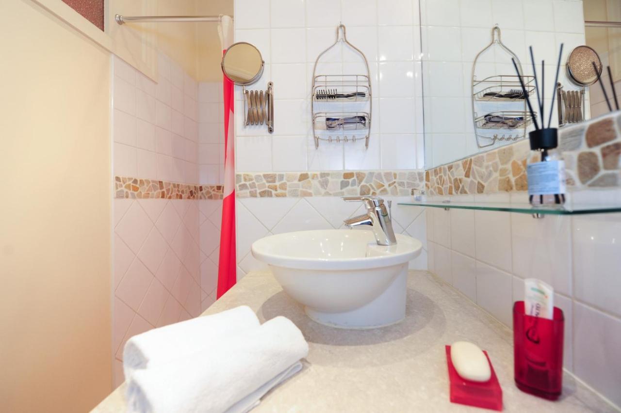 Mini Suite Miro Five Stars Holiday House Nice Exteriör bild